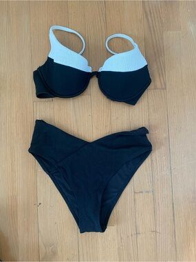 H&M Black & White Textured Underwire Bikini Set | NWT | 38C / Bottom M